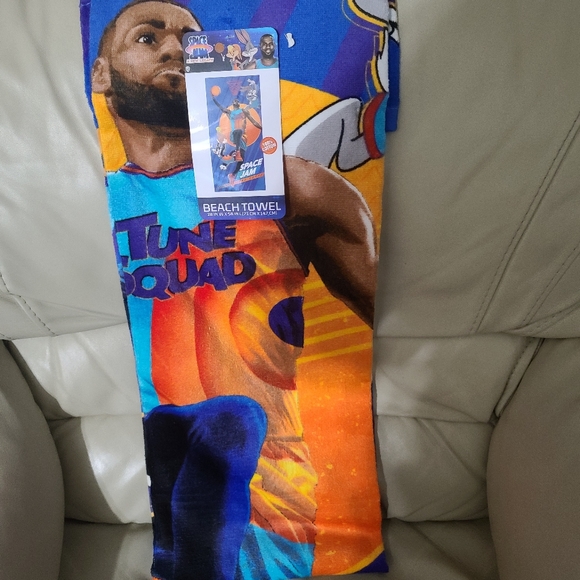 SPACE JAM - Picture 3 of 5